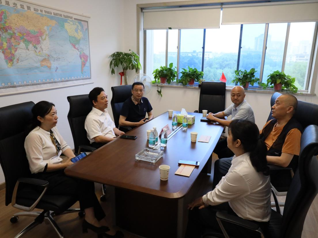 湖南農業集團黨委委員、副總經理陳根榮走訪慰問困難黨員